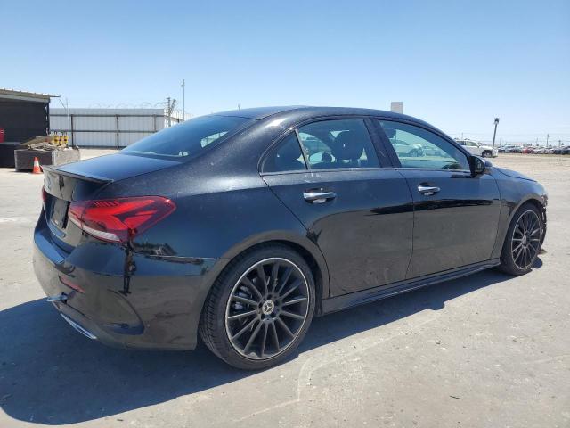 WDD3G4EB0KW012830 Mercedes-Benz A 220