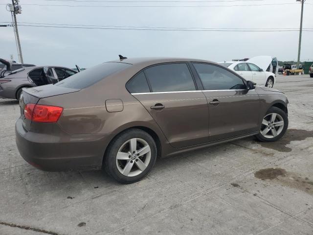 3VWLL7AJ4EM257751 Volkswagen 2014