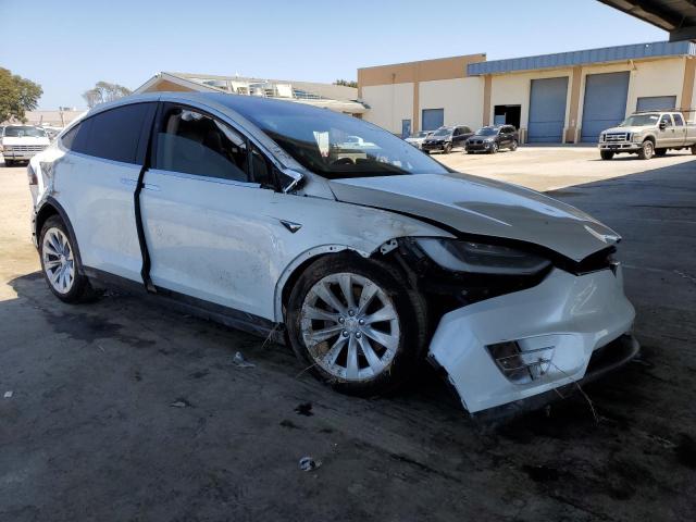 5YJXCBE23JF089402 Tesla 2018