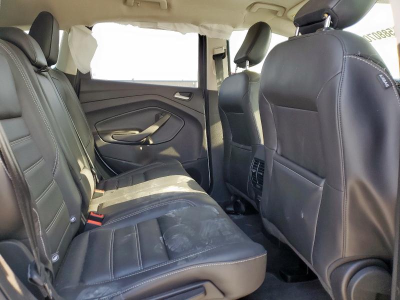 1FMCU0HD7KUB26453 Ford ESCAPE SEL