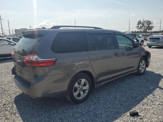 5TDKZ3DC0JS904370 Toyota SIENNA LE