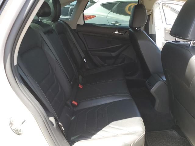 3VWG57BU2MM007623 Volkswagen tsi