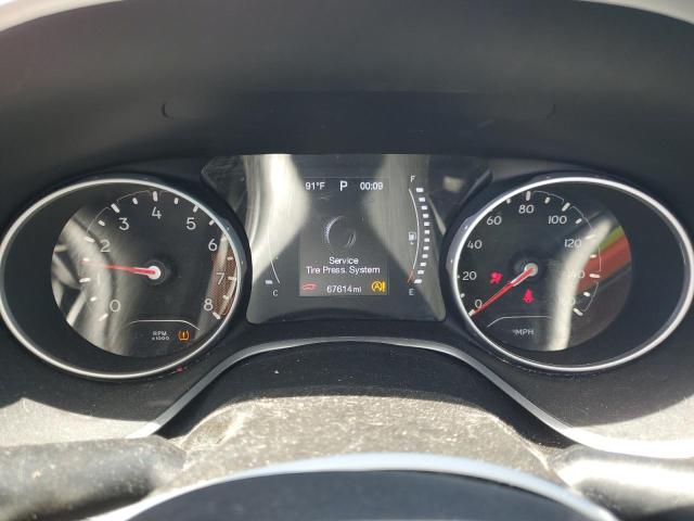 3C4NJCBB8JT495393 Jeep 2018