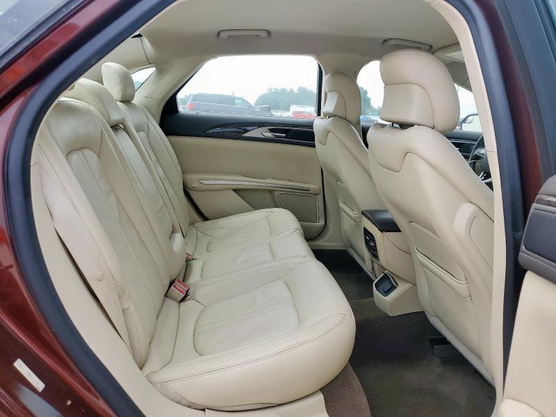 3LN6L2G97FR606028 Lincoln 2015