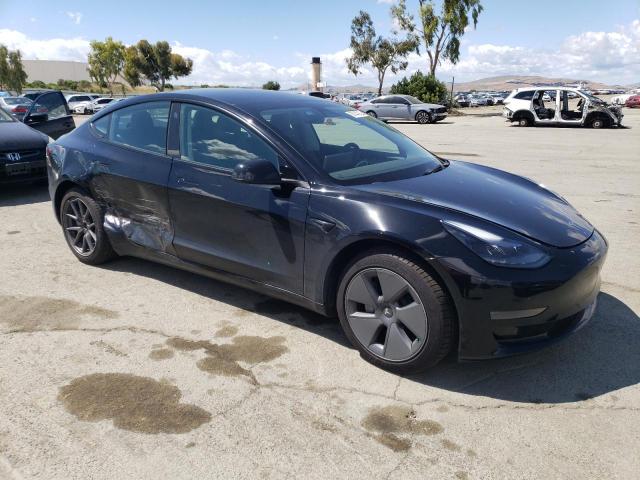5YJ3E1EA7NF301895 Tesla 2022