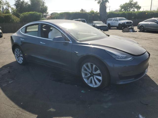 5YJ3E1EB6LF640038 Tesla 2020