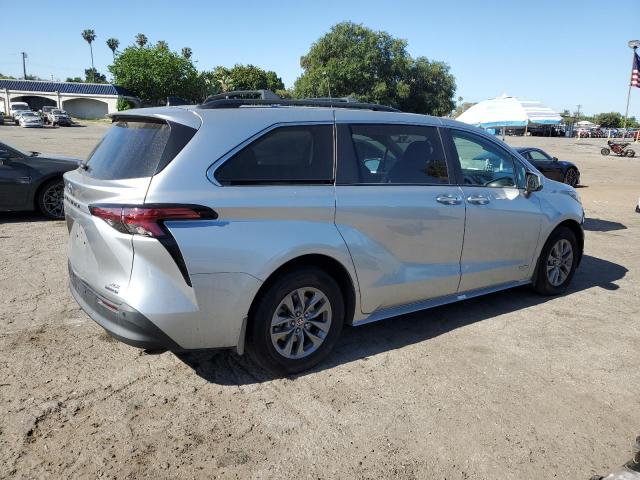 5TDJRKEC8MS058563 Toyota SIENNA XLE