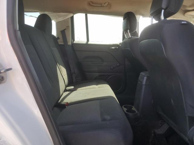 1C4NJPBB2FD341847 Jeep 2015