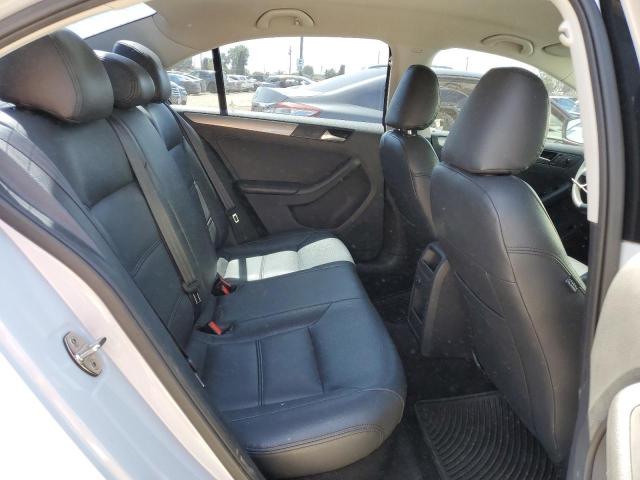 3VW2B7AJ2HM237050 Volkswagen JETTA S