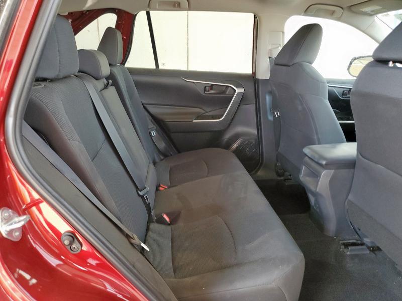 2T3H1RFV6KW010571 Toyota RAV4 LE