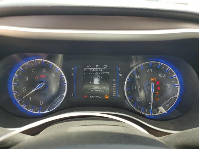 2C4RC1DGXLR164104 Chrysler Voyager Lx