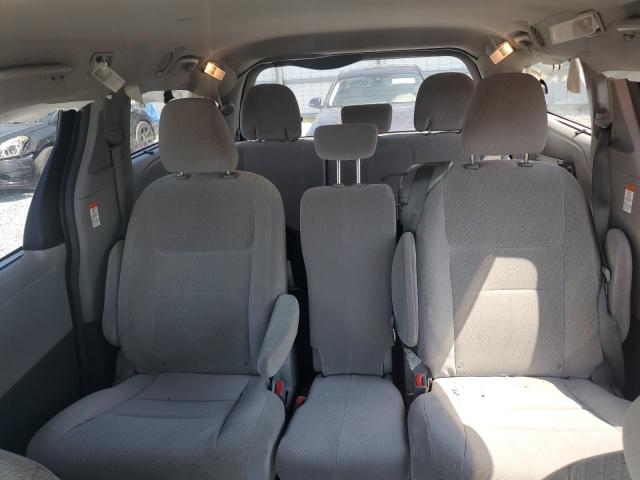 5TDKZ3DC0JS904370 Toyota SIENNA LE