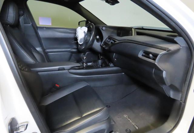 JTHY3JBH4K2014363 Lexus UX 200