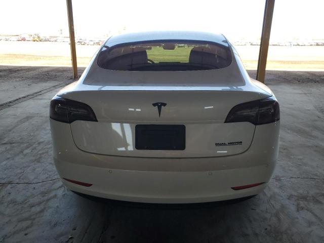 5YJ3E1EB3NF132743 Tesla 2022