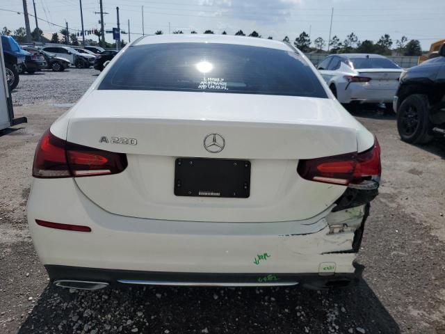 WDD3G4EB4KW021465 Mercedes-Benz A 220