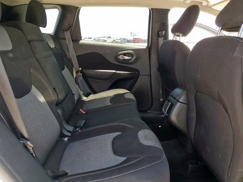 1C4PJLAB8GW315472 Jeep CHEROKEE S