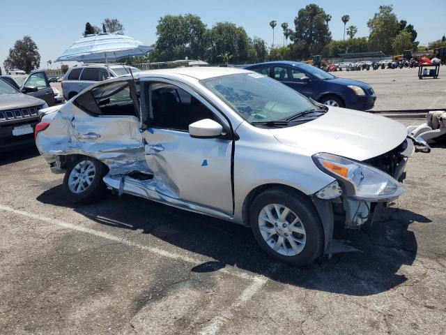 3N1CN7AP2JL867121 Nissan 2018