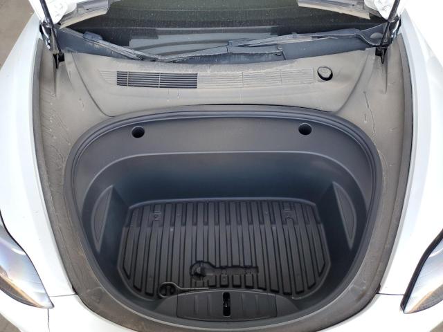 5YJ3E1EB3NF132743 Tesla 2022