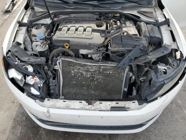 1VWBV7A39FC090734 Volkswagen PASSAT SE