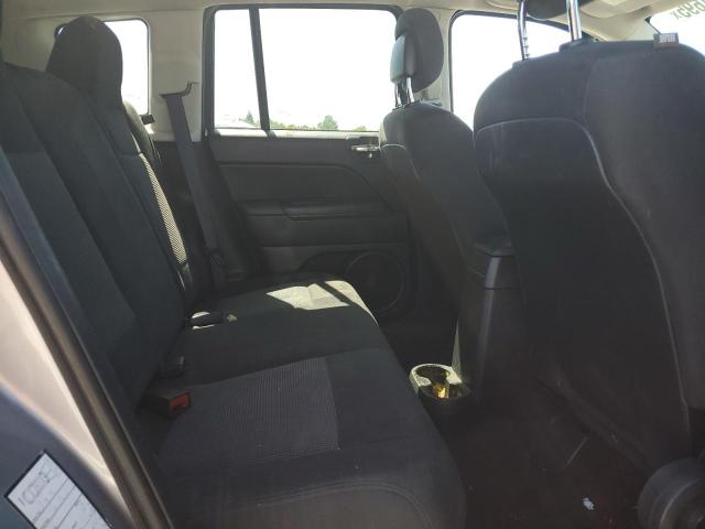 1C4NJDBB8FD269101 Jeep 2015