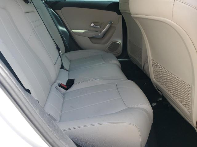 WDD3G4EB4KW021465 Mercedes-Benz A 220