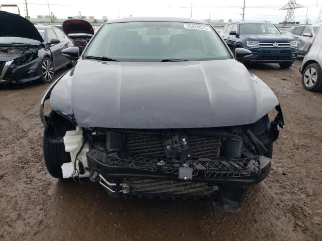 1VWBT7A30HC047795 Volkswagen PASSAT SE