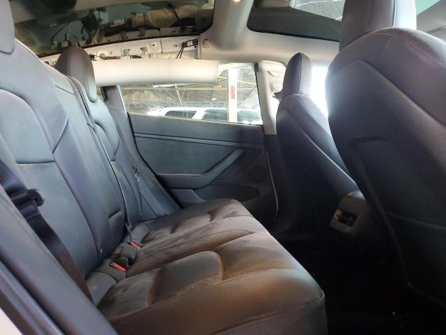 5YJ3E1EB3NF132743 Tesla 2022