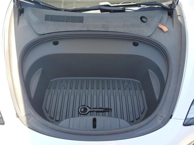 5YJ3E1EA2LF805753 Tesla 2020