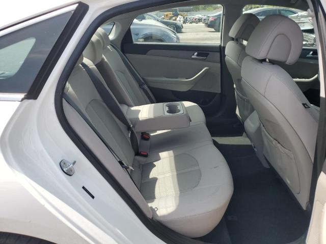 5NPE24AF0HH560657 Hyundai 2017