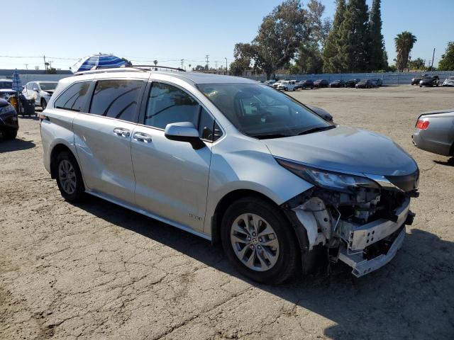 5TDJRKEC8MS058563 Toyota SIENNA XLE