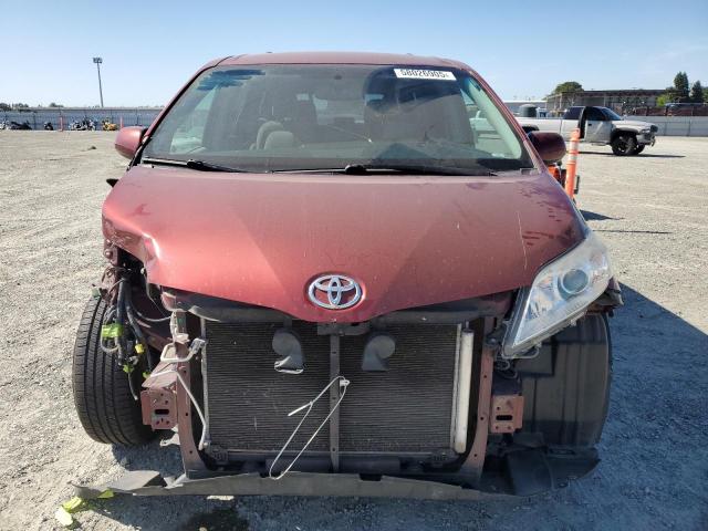 5TDKZ3DC9HS879429 Toyota SIENNA LE