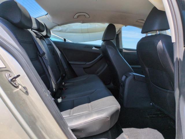 3VWD17AJ4EM273443 Volkswagen Jetta