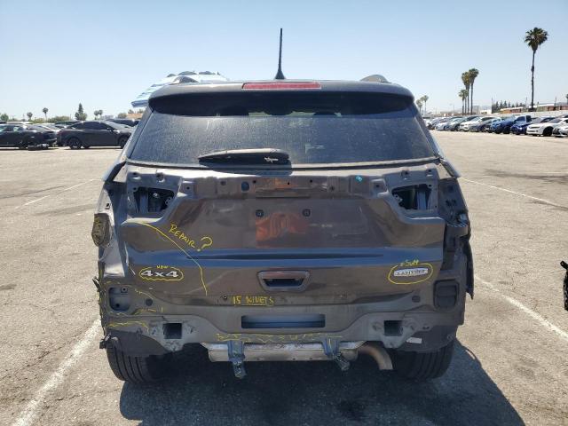 3C4NJDBB8JT457636 Jeep 2018