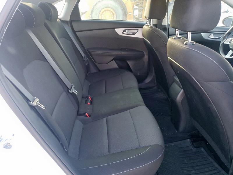 3KPF24AD1NE474146 KIA FORTE FE