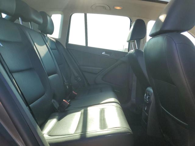WVGAV3AX0EW555873 Volkswagen 2014