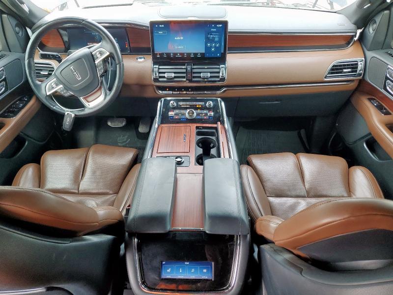 5LMJJ2LT9NEL01131 Lincoln Navigator