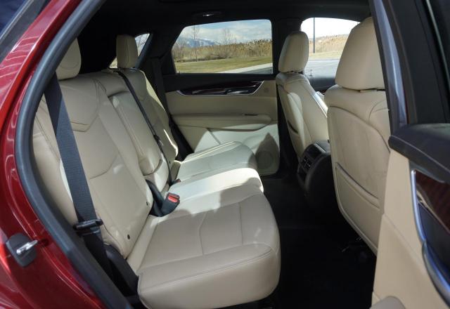 1GYKNCRS7JZ135807 Cadillac XT5 LUXURY