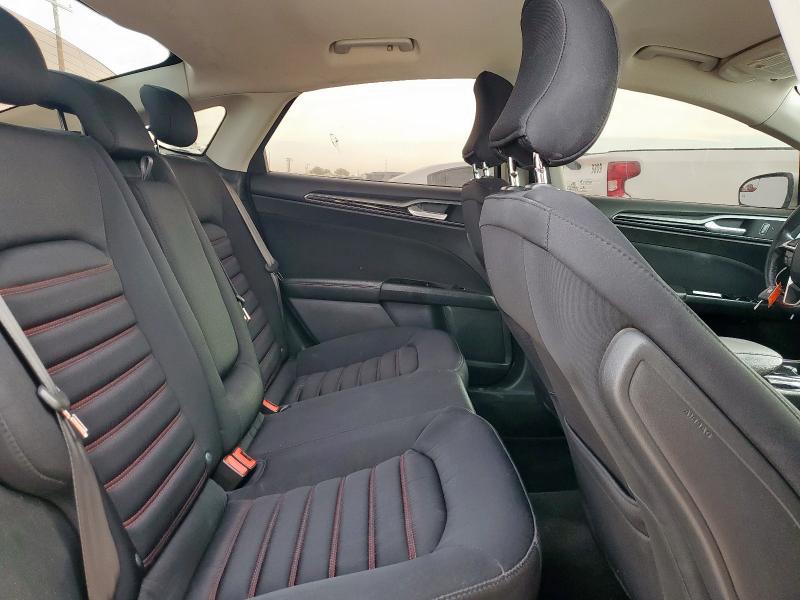 3FA6P0H76GR354810 Ford 2016