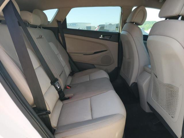 KM8J23A42HU324505 Hyundai TUCSON SE
