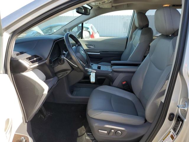 5TDJRKEC8MS058563 Toyota SIENNA XLE
