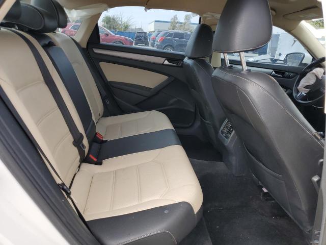 1VWBV7A39FC090734 Volkswagen PASSAT SE