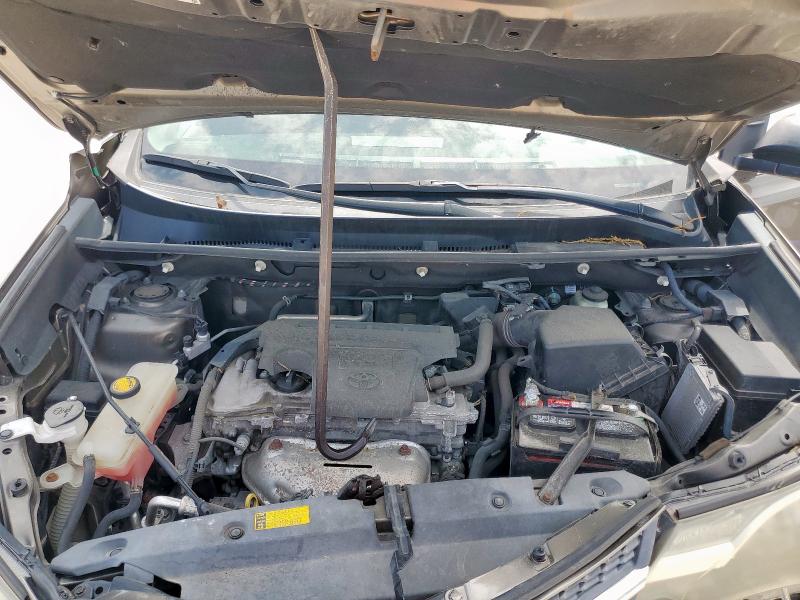 2T3BFREV7FW256298 Toyota RAV4 LE