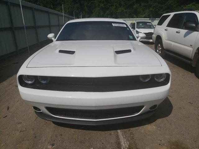 2C3CDZAG6JH153100 Dodge Challenger Sxt