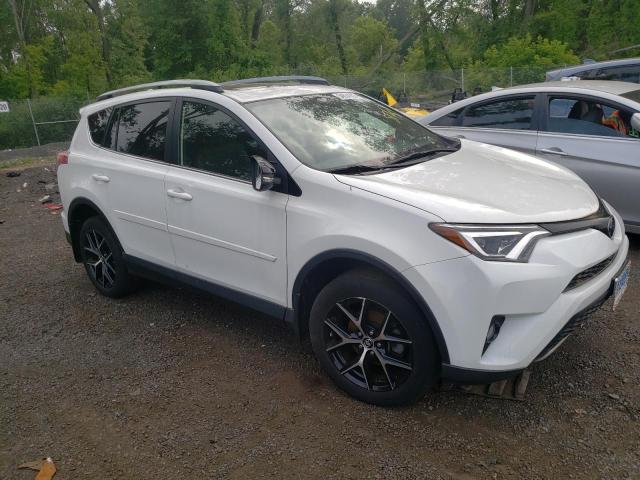JTMJFREV7JD227062 Toyota RAV4 SE