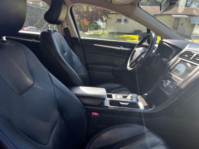 3FA6P0D92JR155882 Ford FUSION TIT