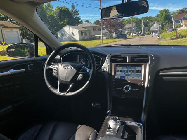 3FA6P0D92JR155882 Ford FUSION TIT