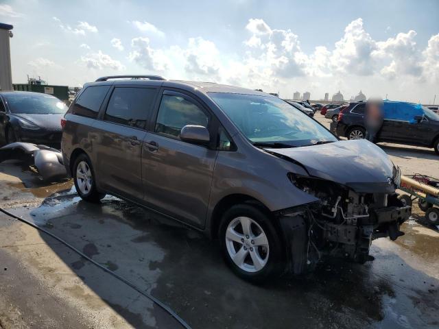 5TDKZ3DC2HS782878 Toyota SIENNA LE