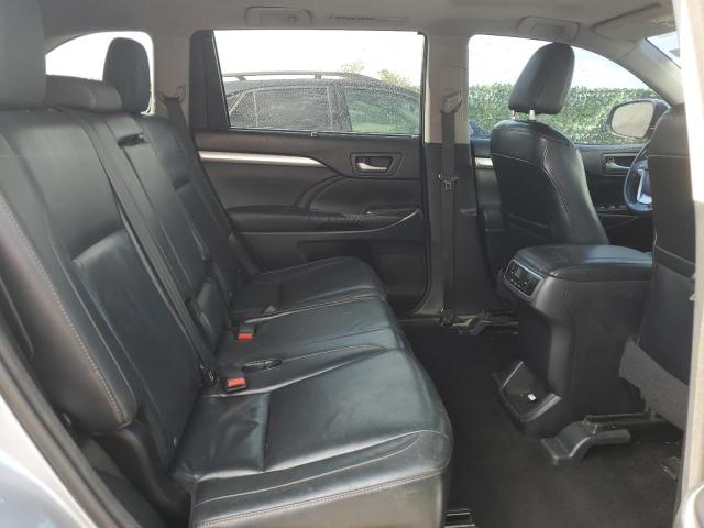 5TDKKRFH9FS040359 Toyota Highlander Xle