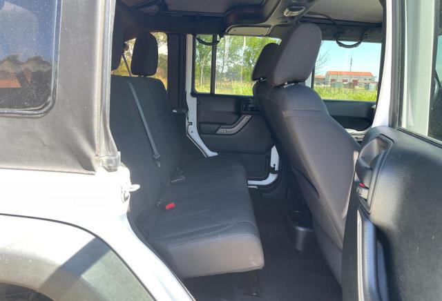 1C4BJWDG2JL862202 Jeep Wrangler Unlimited Sport