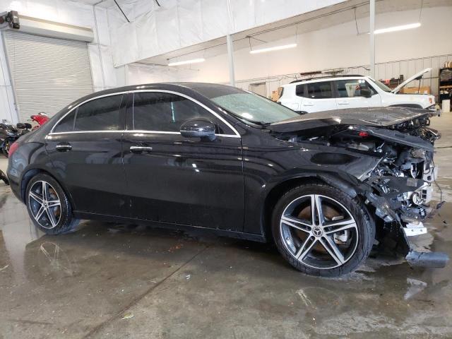 W1K3G4FB1NJ369773 Mercedes-Benz A 220 4mat